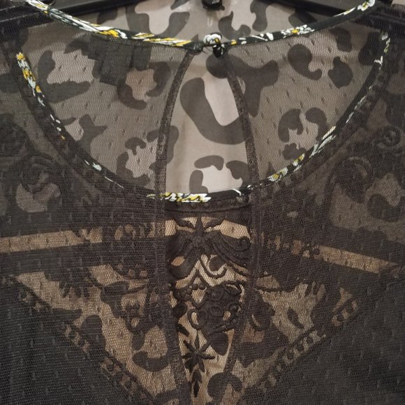 Torrid Trapeze Floral Print Dress 1x - Picture 4 of 7